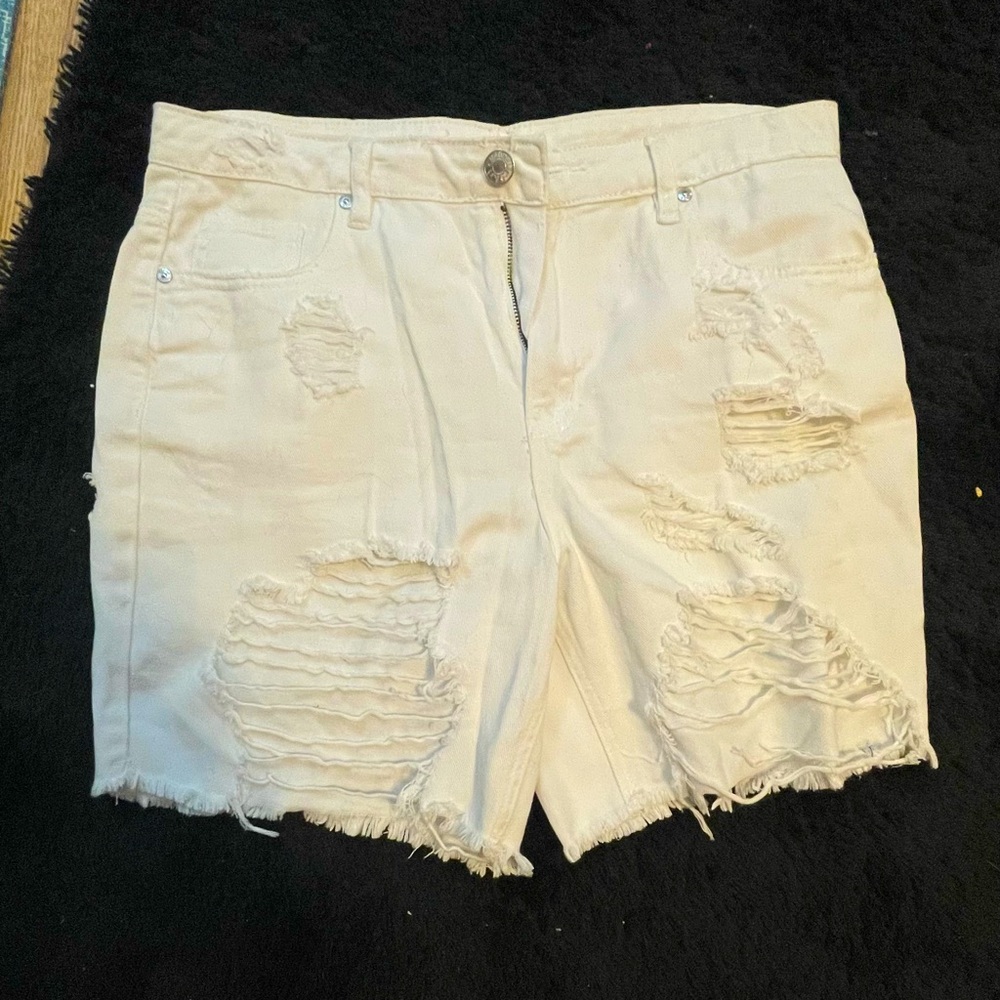 MADDEN NYC White Denim Distressed Knee Length Shorts.